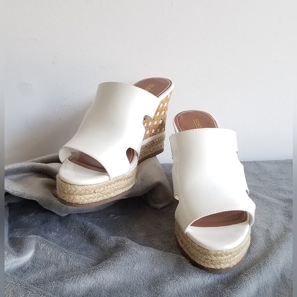 Sondra Roberts New York Angie Wedge Sandal ⭐️⭐️ - Picture 2 of 10